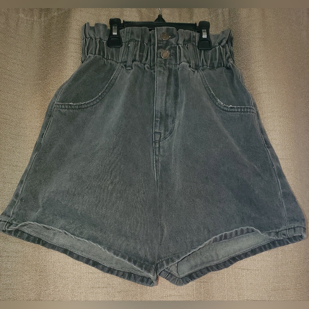 Vervet Flying Monkey Ruffle High Waist Black Faded Jean shorts SZ S